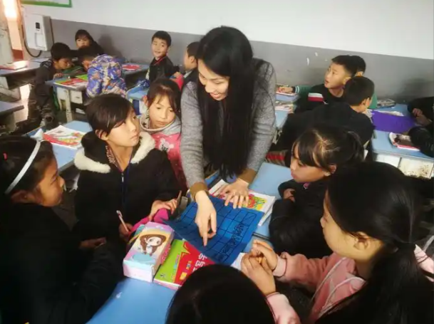 重视学生动态经常把目光聚焦在这些躲在“孤独城堡”里的孩子