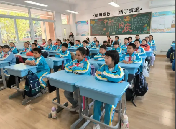 教育联合体文来杯编程赛轮流让每个孩子都能站上归于自己的舞台中心